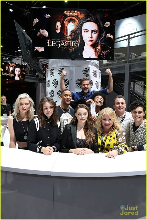 Legacies cast at the Comic-Con Signing 2019 | Legacy, Comic con, It cast