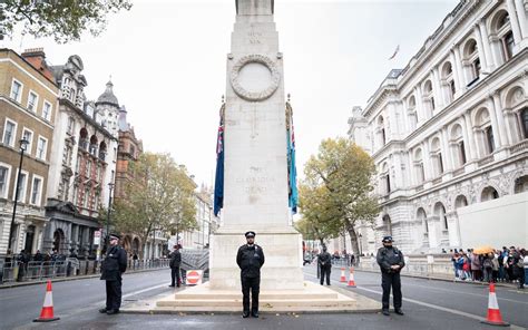 Counter-protesters gather near Cenotaph ahead of pro-Palestine ...