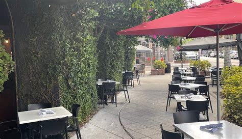 27 Best Restaurants in Downtown Sarasota [2022]