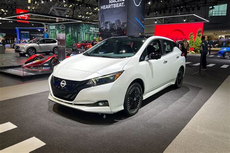 2023 Nissan Leaf Debuts Simplified Design - CNET