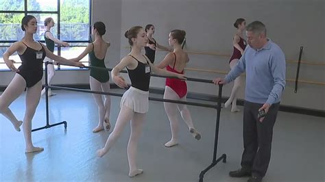 Over 300 ballerinas dance their way to Carlisle for a summer intensive program | fox43.com