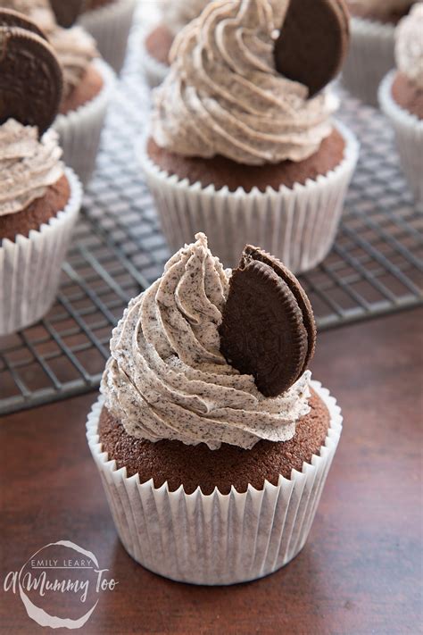 Oreo buttercream frosting cupcakes - A Mummy Too