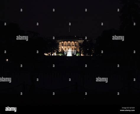 White house at night Stock Photo - Alamy