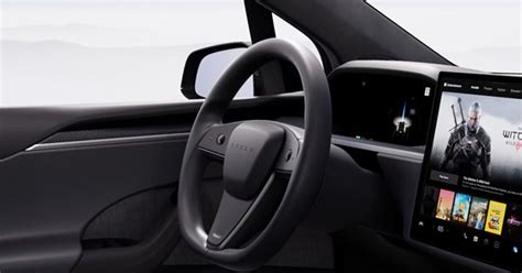 Tesla Now Offers Round Steering Wheel For Model S And X | AutoGuide.com