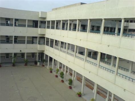 Karachi Public School Jauhar campus, Sindh (021 34622223)