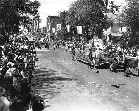 The Strawberry Festival Parade in Humboldt, Tennessee. May 8, 1941 | Places to visit, Historic ...