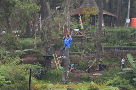 Flying Fox di Grafika Cikole Lembang Bandung 9 | OUTBOUND LEMBANG BANDUNG-SKY ADVENTURE INDONESIA