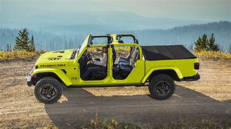 2024 Jeep Gladiator 4xe Plug-In Hybrid: Release Date, Price, and Specs