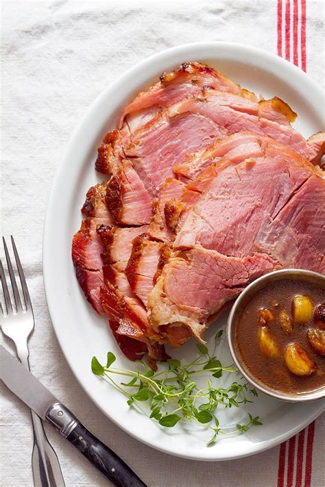 Baked Ham Recipe with Garlic Honey Glaze — Eatwell101