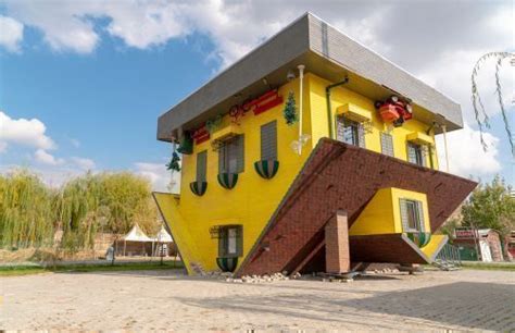 Weird Houses Around The World