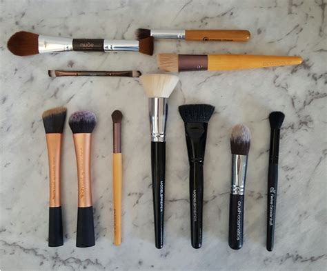 Beautifully Glossy: Makeup brushes for sensitive skin