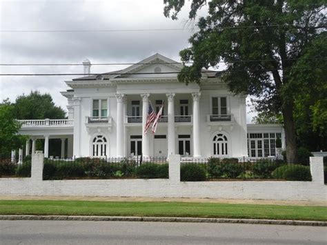 Beautiful home of Alabama's Governor - Review of Governor's Mansion ...