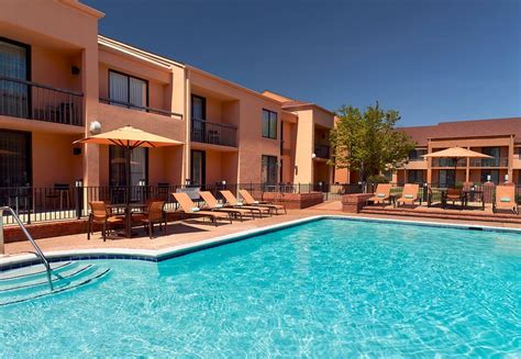 Courtyard by Marriott Columbus Pool Pictures & Reviews - Tripadvisor