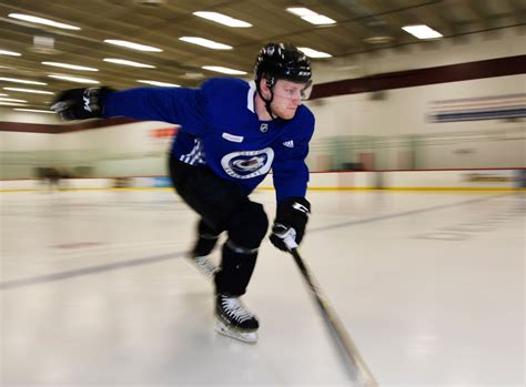 Nathan MacKinnon injury update: Colorado Avalanche center skates at ...