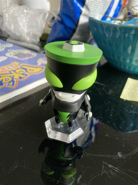 My Buzz Shock Figure : r/Ben10