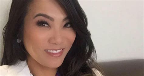 Dr Pimple Popper Is Getting Her Own TV Special Next Week