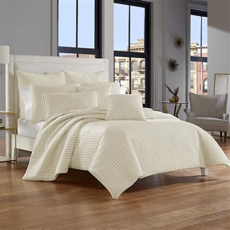 Amazon.com: Five Queens Court Gordon Coverlet/Quilt, Ivory : Home & Kitchen