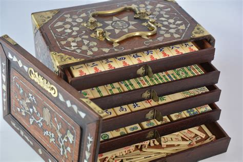 REF1841 Chinese Mahjong set. - Antique Chess Shop