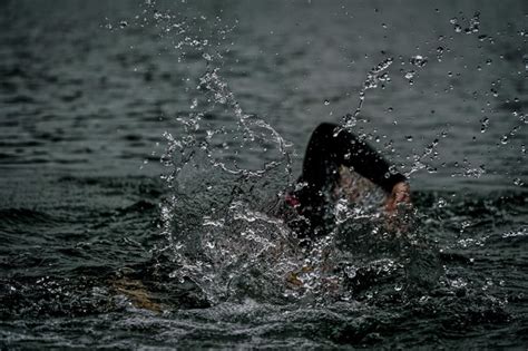 Cold Water Swimming: Benefits, Tips & More - Global Viewpoint