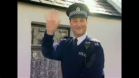 Balamory Theme Song - Series 3-4 (Full Screen 60fps) - YouTube