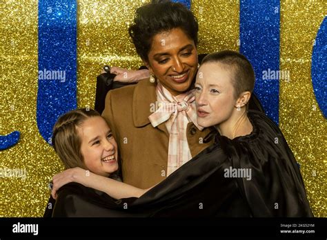 London, UK. 21 November 2022. (L to R) Alisha Weir (Matilda), Sindhu Vee (Mrs Phelps) and Andrea ...