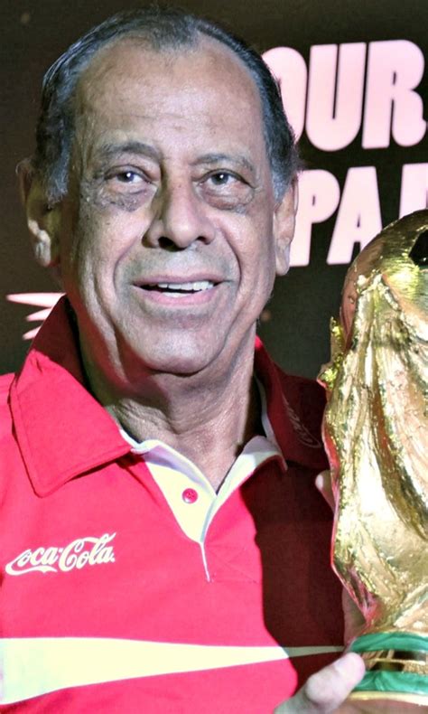 Brazil legend Carlos Alberto Torres dies at age 72 | FOX Sports