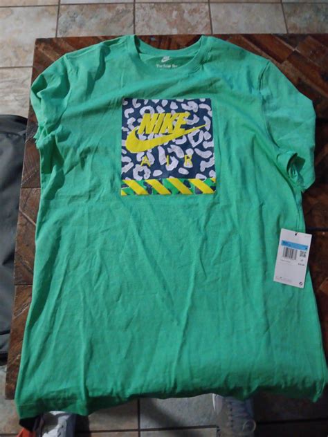 Nike T Shirt for Sale in Fox Lake, IL - OfferUp