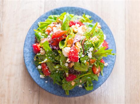 Mixed Green Salad with Strawberries Almonds and Feta Recipe | Ryan's Video