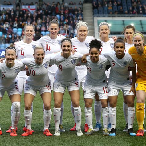 √ England Women's Football Team Players : Interim Boss Hege Riise Names ...