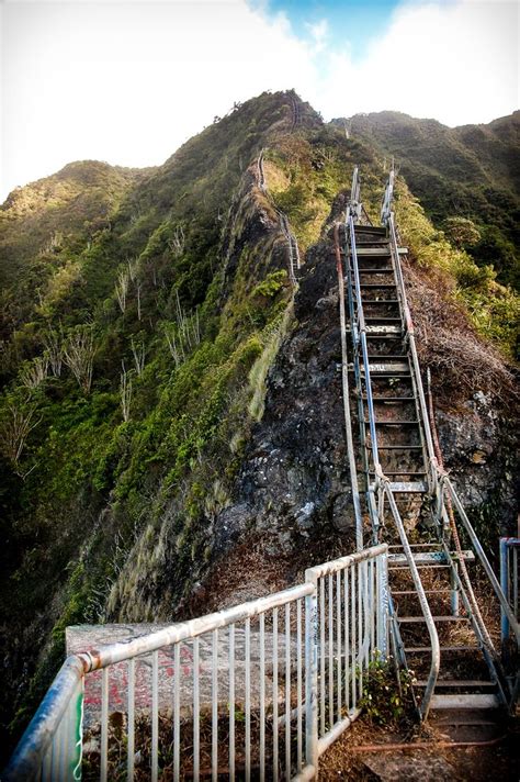 Haiku Stairs/Stairway to Heaven- Oahu, Hawaii | Stairway to heaven, Oahu, Stairways