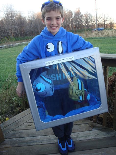 Costume Crafty: Homemade Halloween costume idea - fish tank aquarium