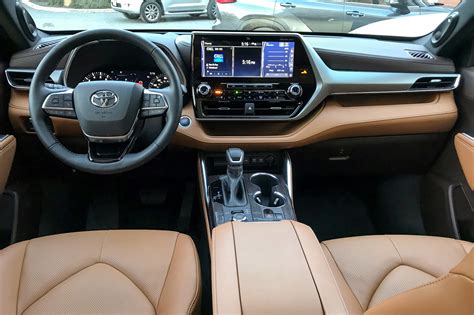 2022 Toyota Highlander L Interior