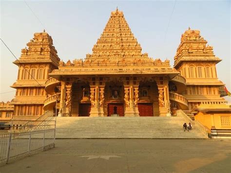 Chhatarpur Temple (Chhatarpur Mandir), New Delhi | Tickets & Tours - 2024