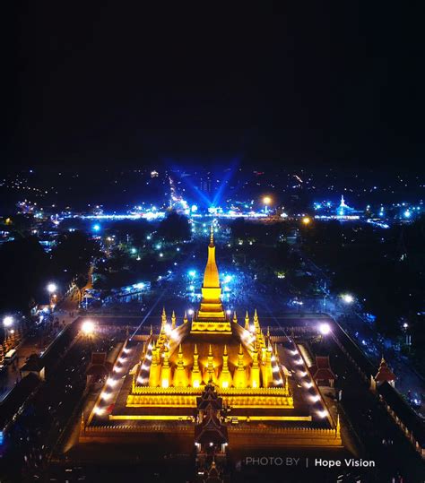 Laoconnection.com: That Luang Festival 2016 At Night