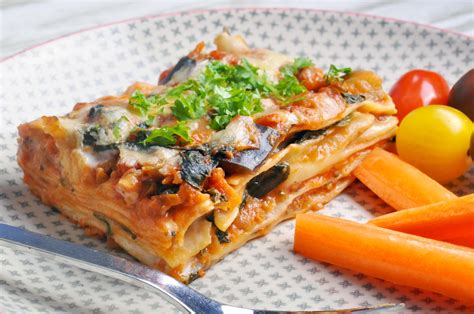 Veggie lasagne with spinach, aubergine and carrot - good for two days