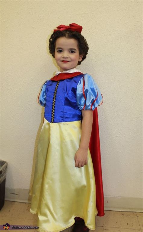 Snow White - Halloween Costume Contest at Costume-Works.com | Halloween costume contest, Costume ...
