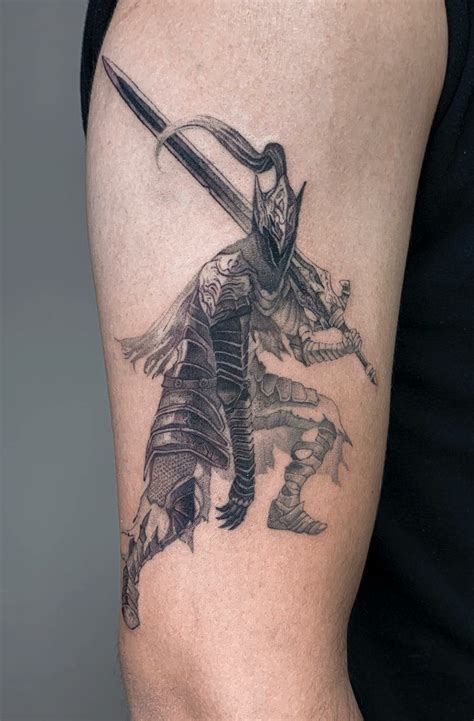 My Artorias tattoo done by Daniel Berdiel in Isometric Gallery, Zaragoza Spain : r/tattoos