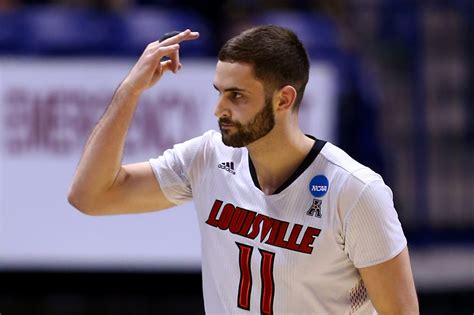 Louisville Basketball: Former Players Want Their Banner Back