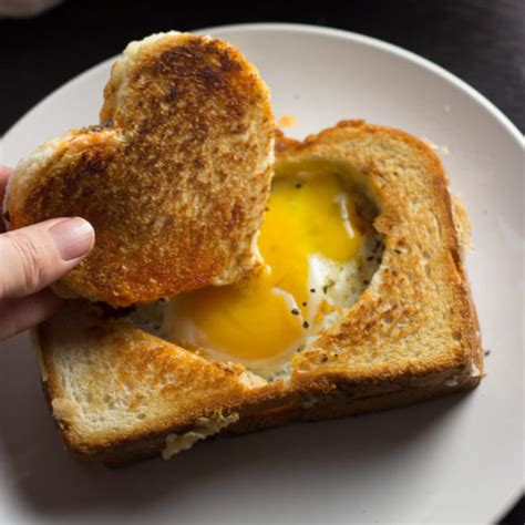 Egg in a Grilled Cheese Basket + Happy Friday - Ginger & Toasted Sesame