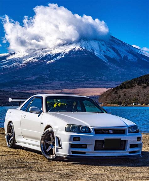 Nissan Skyline R34 GT-R. : carporn