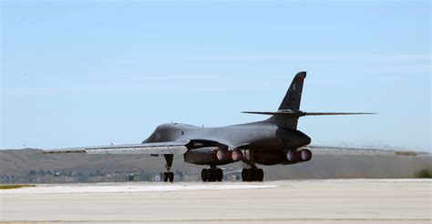 28th Bomb Wing command chief flies in B-1 bomber > Ellsworth Air Force Base > Article Display