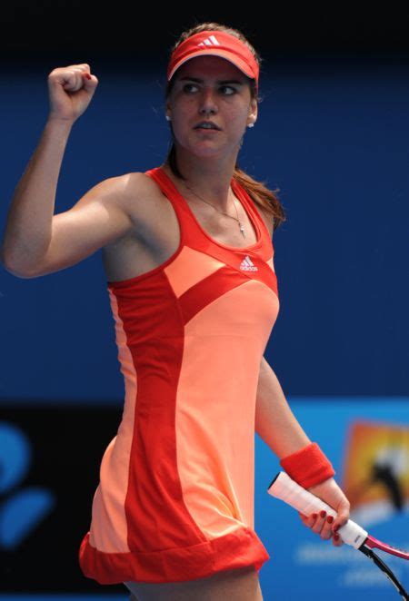 Sorana Cirstea beats Sam Stosur in Australian Open first round