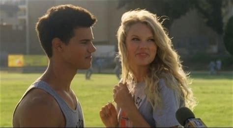 Taylor Swift & Taylor Lautner, Valentine's Day Trailer Screencaps - Taylor Swift Image (9482246 ...