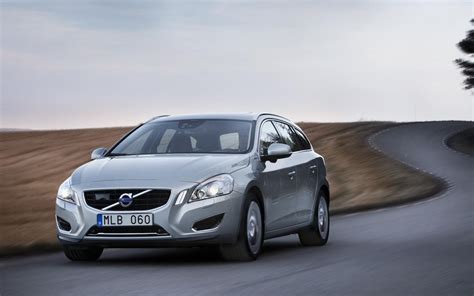 Volvo V60 plug-in hybrid review - Car plus Auto Blog