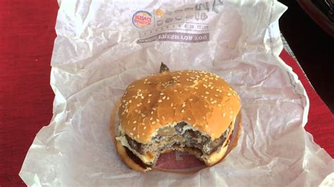 Burger King's NEW Mushroom & Swiss BIG KING Review - YouTube