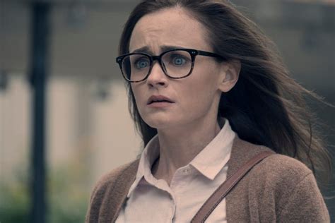 Handmaid's Tale Alexis Bledel / Alexis Bledel on 'The Handmaid's Tale ...