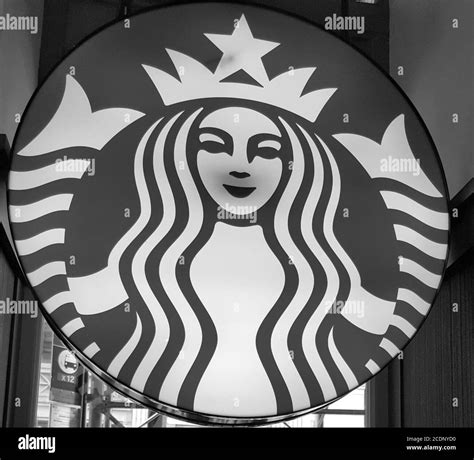 Starbucks logo Black and White Stock Photos & Images - Alamy