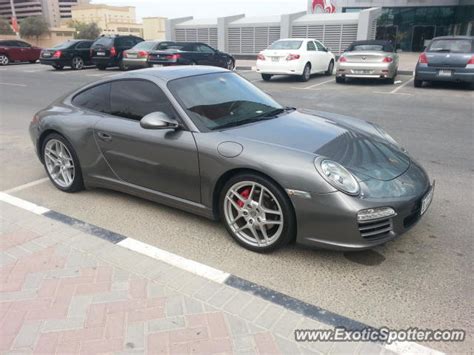 Porsche 911 spotted in Dubai, United Arab Emirates on 04/19/2013