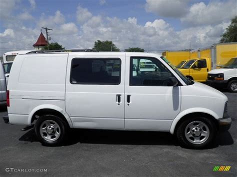 Summit White 2005 Chevrolet Astro AWD Cargo Van Exterior Photo #70228561 | GTCarLot.com