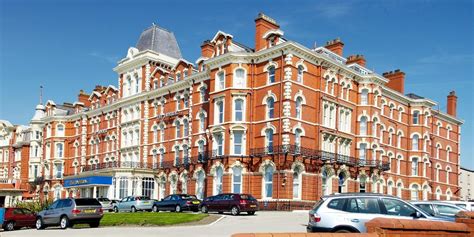 £25 – Blackpool seafront: afternoon tea & swim for 2 | Travelzoo